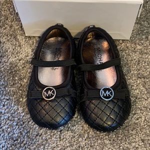 MICHAEL Michael Kors size 4 black dress shoes